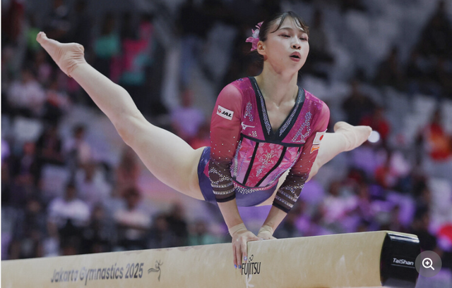 原爱子参加, 落地不稳等, 她露出了安